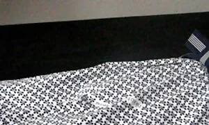 Слухняно граючи з двома домашні порно фільми дівчатами