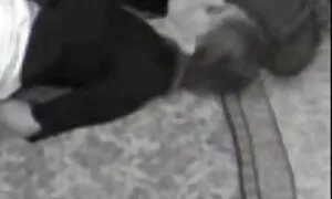 Вона дала йому покривала і тримала його за руки порно домашне відео у ванній