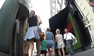 Ранкова дівчина Клинок з прохолодною грудьми рускоє домашнє порно
