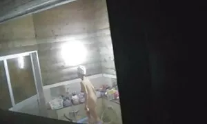 Я дарую своїм друзям радість від масажу не тільки українське домашнє порно руками