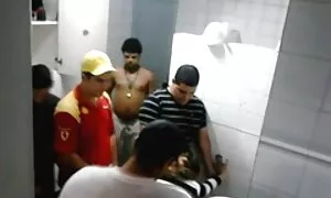 Бабуся порно домашнє відео обожнює секс.