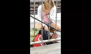 # Стоячи перед кицькою, як кролик реальне домашне порно #