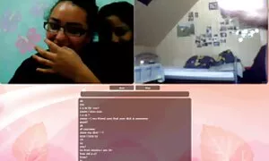 Побачити її голою у порно відео домашнє ванній